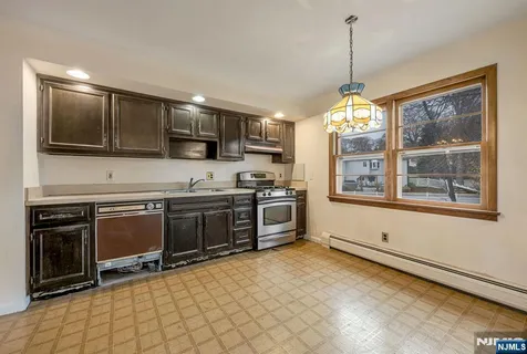 $690,000 | 415 Goffle Road, Wyckoff, NJ 07481