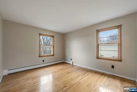 $690,000 | 415 Goffle Road, Wyckoff, NJ 07481