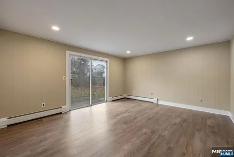 $690,000 | 415 Goffle Road, Wyckoff, NJ 07481