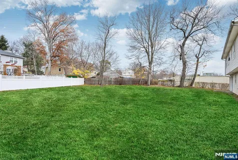 $690,000 | 415 Goffle Road, Wyckoff, NJ 07481