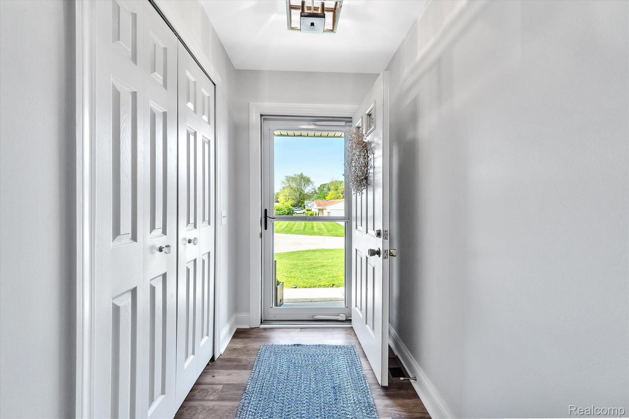599 Ridge Road Walled Lake, MI 48390 - Photo 6 of 42 Gallery Image 6