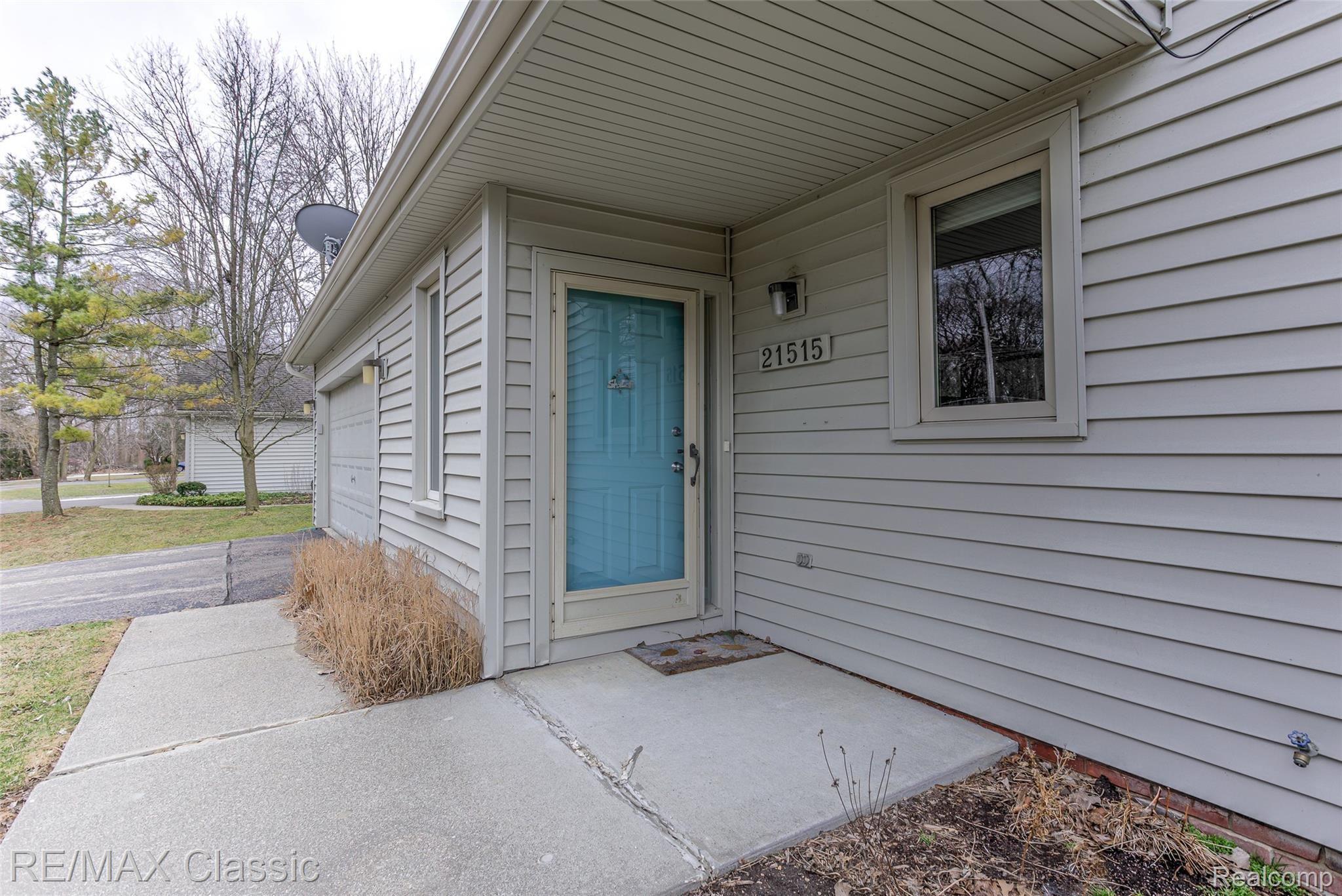 21515 Orchard Lake Road Farmington, MI 48336 - Photo 27 of 36 IMG_1171_2_3.jpg
