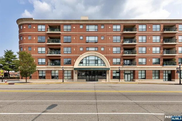 $429,000 | 1 Orient Way, Unit 202, Rutherford, NJ 07070