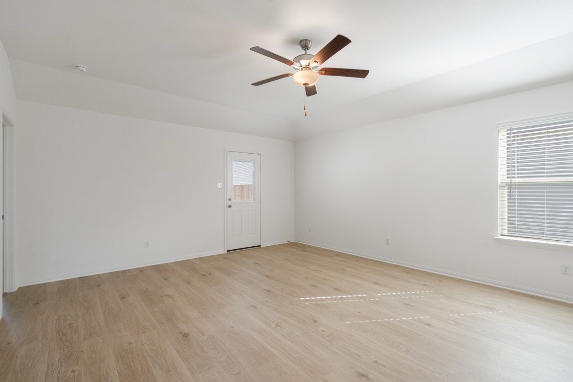 133 Paria Court Jarrell, TX 76537 - Photo 3 of 7