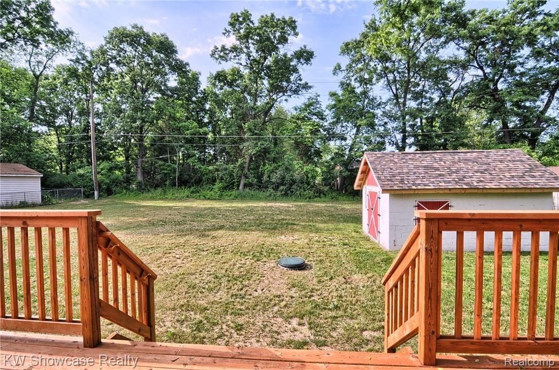 554 Snyder Road Highland, MI 48357 - Photo 19 of 32 Backyard.jpg