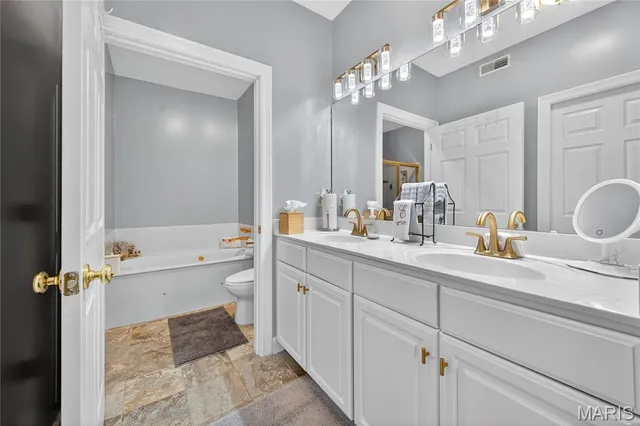 $299,900 | 13101 Mill Crossing Court, Unit 300, St. Louis, MO 63141