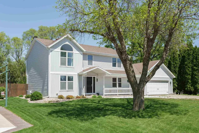$474,900 | 3927 Southwyck Court, Janesville, WI 53546