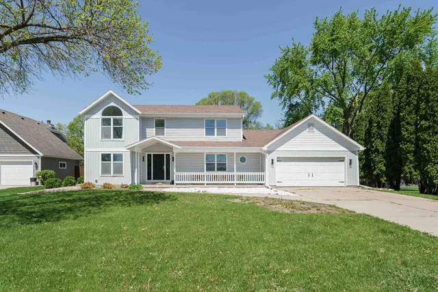 $474,900 | 3927 Southwyck Court, Janesville, WI 53546
