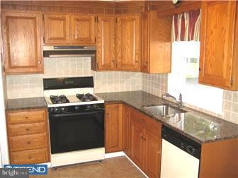 629 Wayne Avenue Springfield, PA 19064 - Photo 4 of 9
