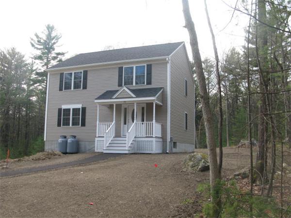90 Daniels Road Rowley, MA 01969 - Photo 3 of 18 Gallery Image 3