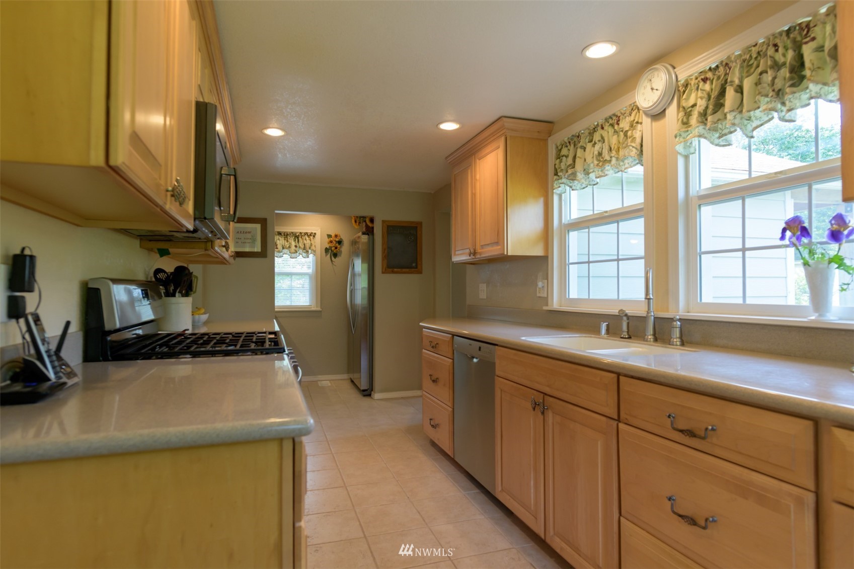 1688 Mountain View Road East Port Orchard, WA 98366 - Photo 15 of 29 Gallery Image 15