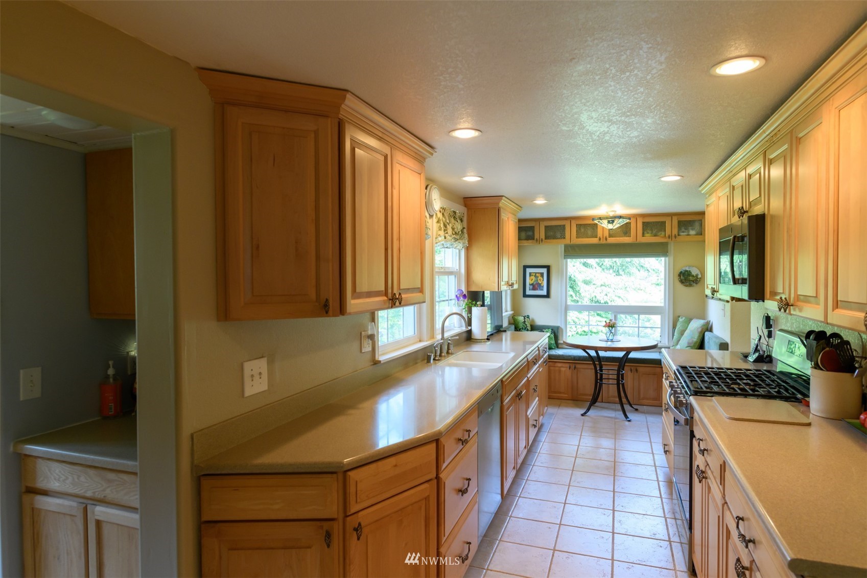 1688 Mountain View Road East Port Orchard, WA 98366 - Photo 3 of 29 Gallery Image 3