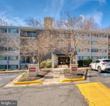 $285,000 | 4410 Briarwood Court North, Unit 36, Annandale, VA 22003