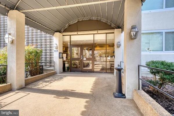 $285,000 | 4410 Briarwood Court North, Unit 36, Annandale, VA 22003