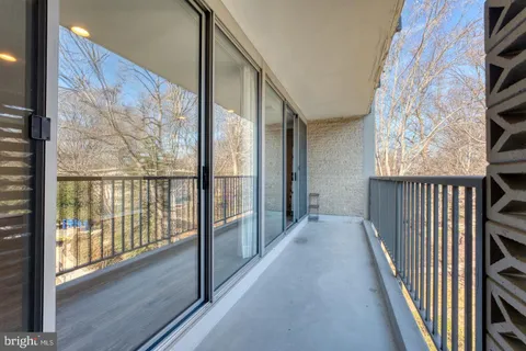 $285,000 | 4410 Briarwood Court North, Unit 36, Annandale, VA 22003