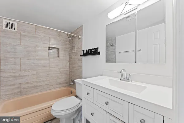 $285,000 | 4410 Briarwood Court North, Unit 36, Annandale, VA 22003