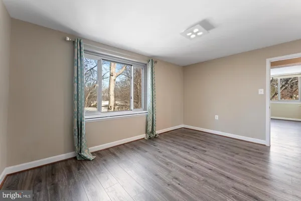 $285,000 | 4410 Briarwood Court North, Unit 36, Annandale, VA 22003