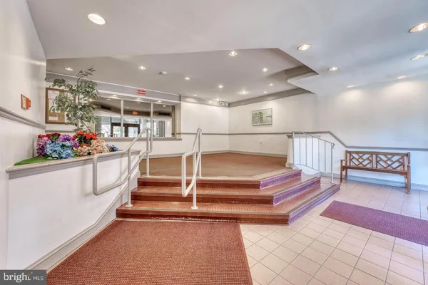$285,000 | 4410 Briarwood Court North, Unit 36, Annandale, VA 22003