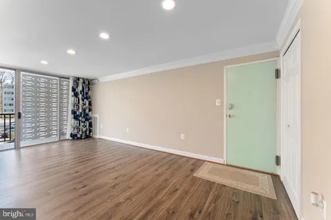 $285,000 | 4410 Briarwood Court North, Unit 36, Annandale, VA 22003