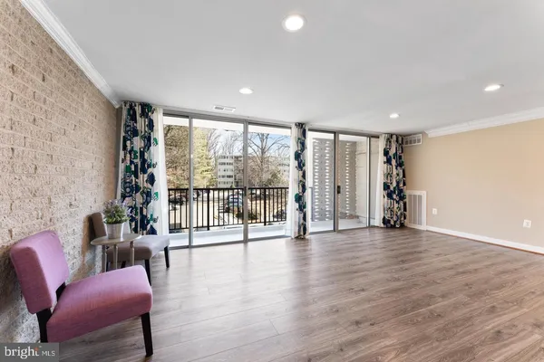 $285,000 | 4410 Briarwood Court North, Unit 36, Annandale, VA 22003