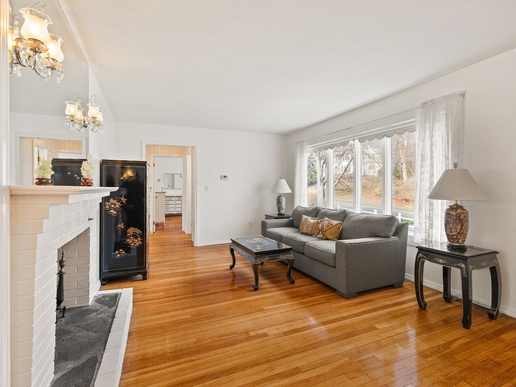 18 Knollwood Road Reading, MA 01867 - Photo 11 of 42 Gallery Image 11