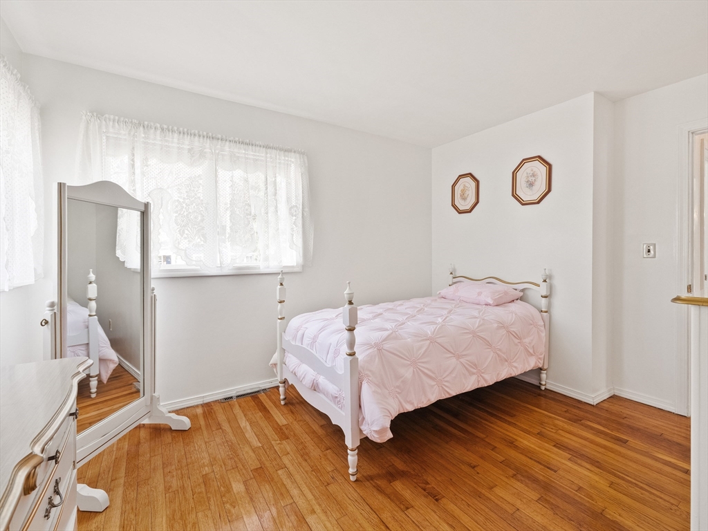 18 Knollwood Road Reading, MA 01867 - Photo 18 of 42 Gallery Image 18