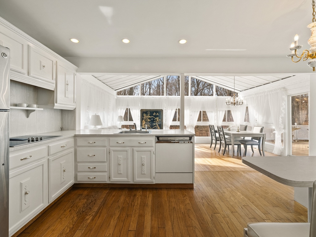 18 Knollwood Road Reading, MA 01867 - Photo 25 of 42 Gallery Image 25