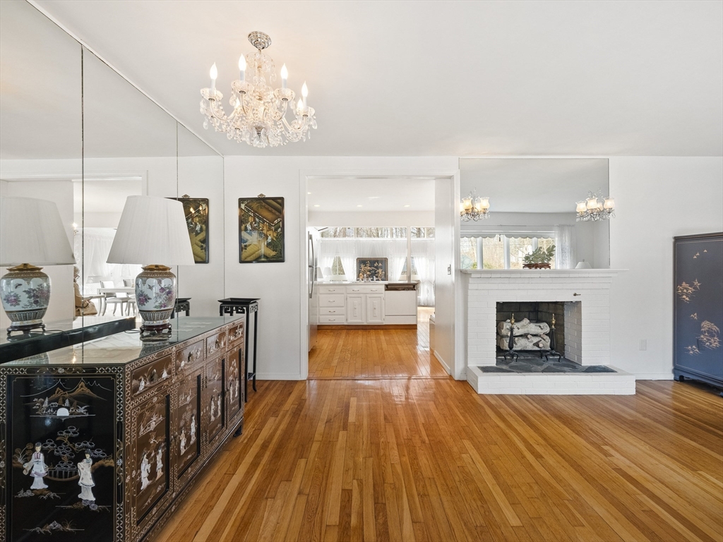 18 Knollwood Road Reading, MA 01867 - Photo 8 of 42 Gallery Image 8