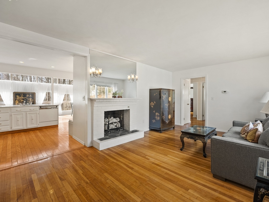 18 Knollwood Road Reading, MA 01867 - Photo 9 of 42 Gallery Image 9