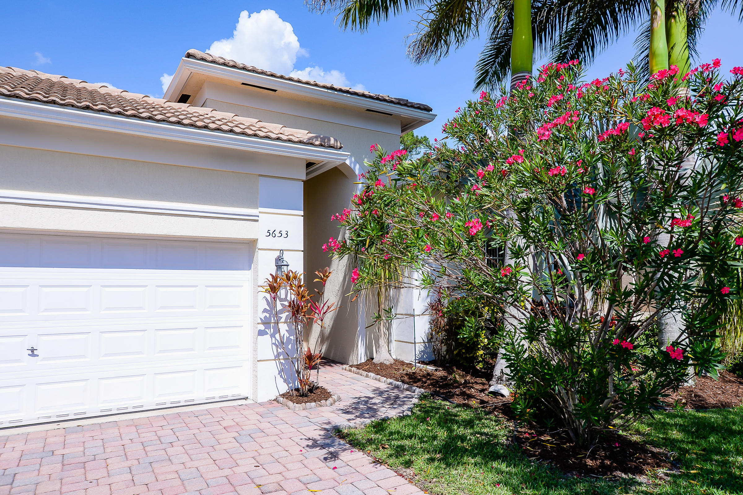 5653 Spanish River Road Fort Pierce, FL 34951 - Photo 5 of 45 LR-3414