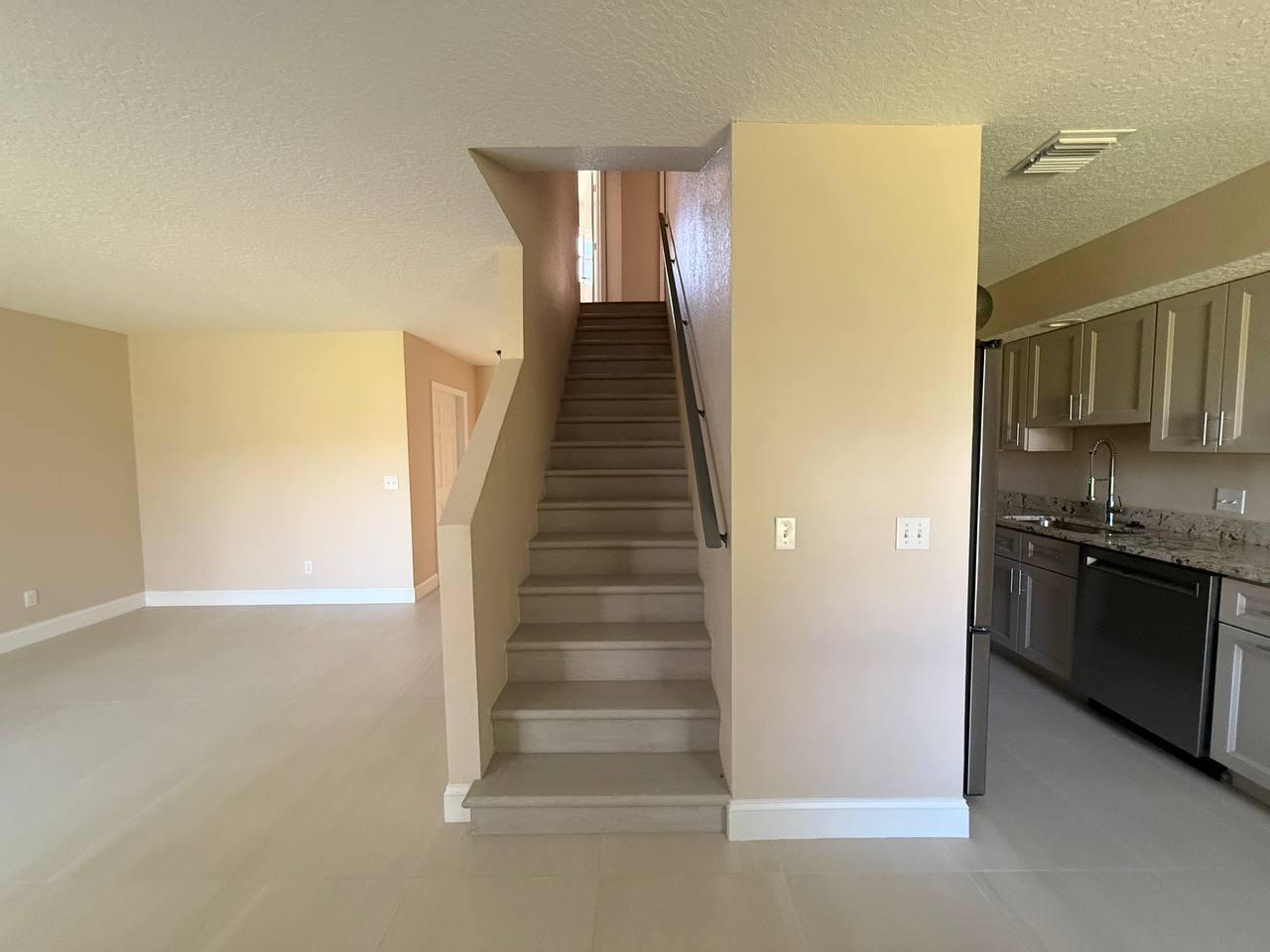 1031 Goldenrod Road Wellington, FL 33414 - Photo 4 of 19 4