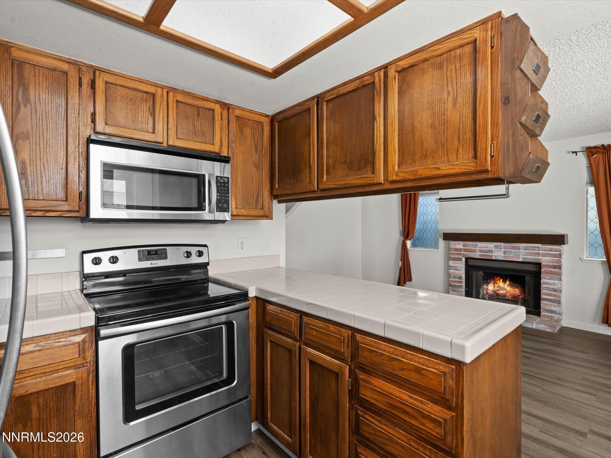 2714 Perro Court Reno, NV 89502 - Photo 9 of 31 Kitchen-Family Room
