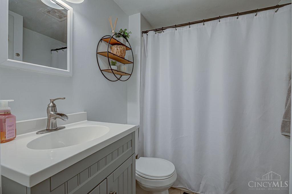 4715 Ebenezer Road Cincinnati, OH 45248 - Photo 28 of 43