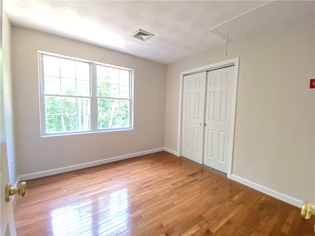 58 Ashbrook Drive Cranston, RI 02921 - Photo 11 of 28