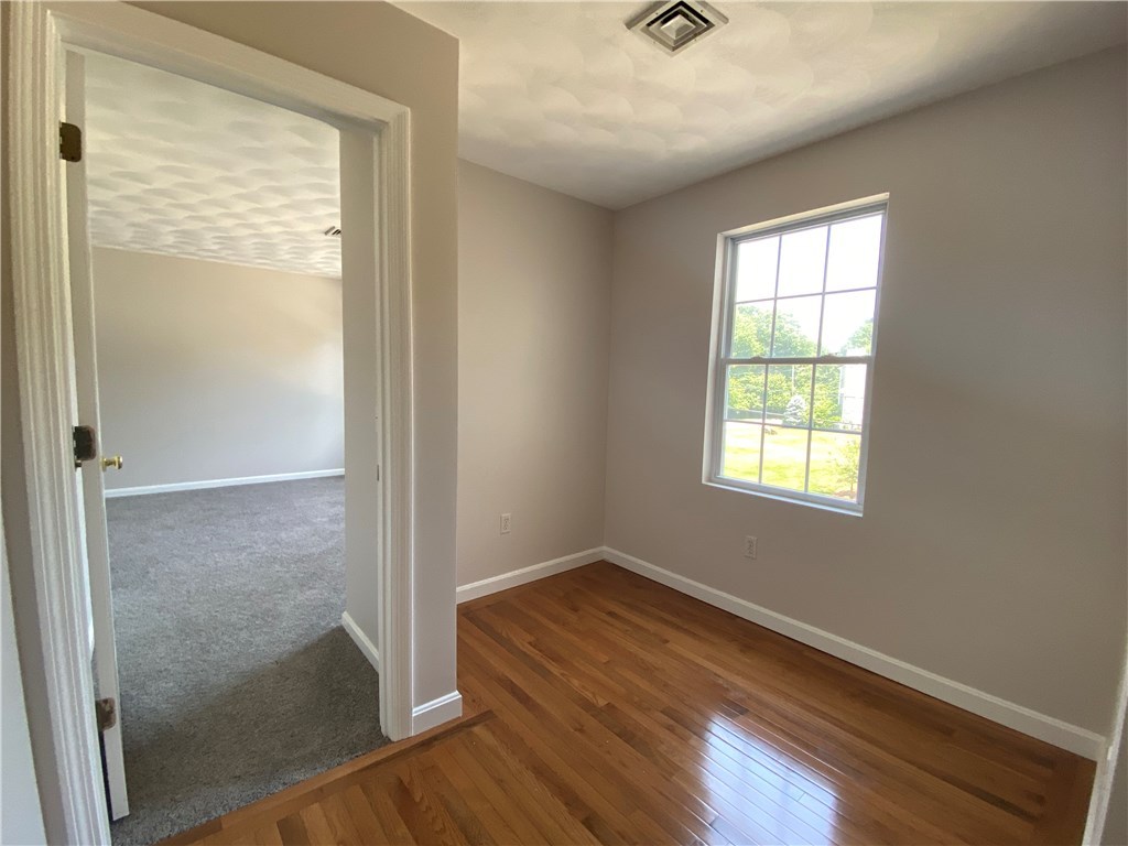 58 Ashbrook Drive Cranston, RI 02921 - Photo 13 of 28