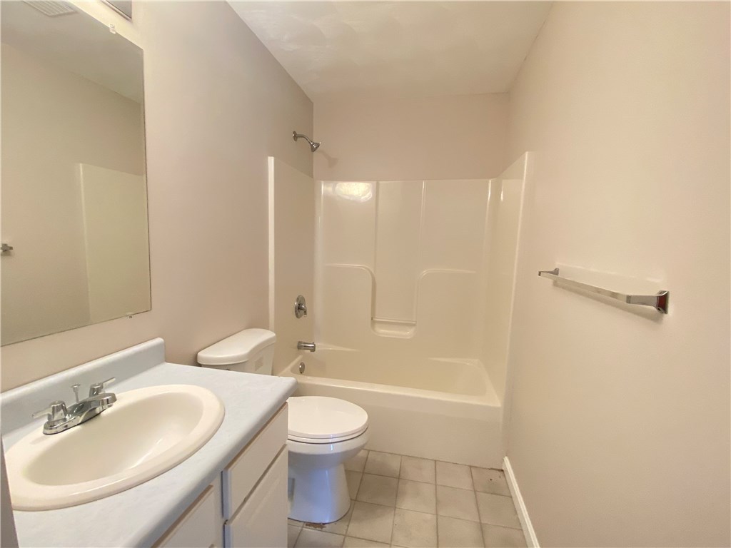 58 Ashbrook Drive Cranston, RI 02921 - Photo 17 of 28