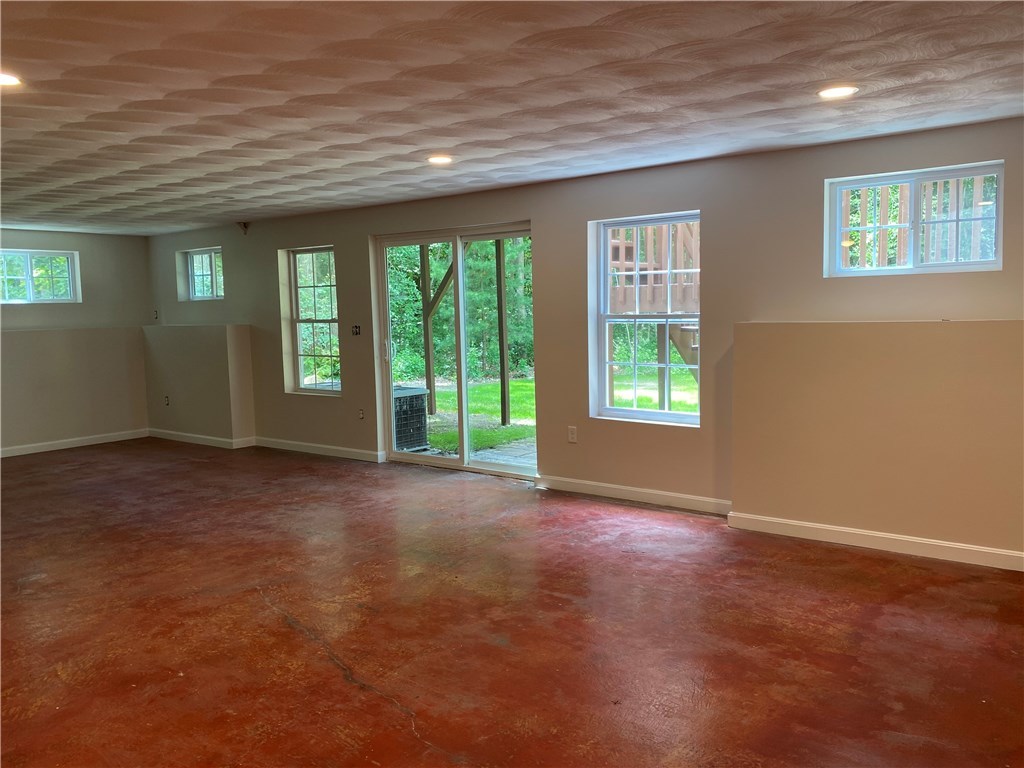 58 Ashbrook Drive Cranston, RI 02921 - Photo 24 of 28
