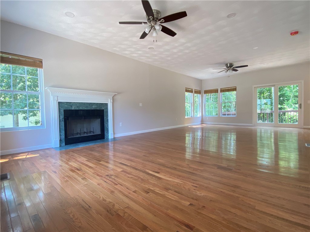 58 Ashbrook Drive Cranston, RI 02921 - Photo 4 of 28