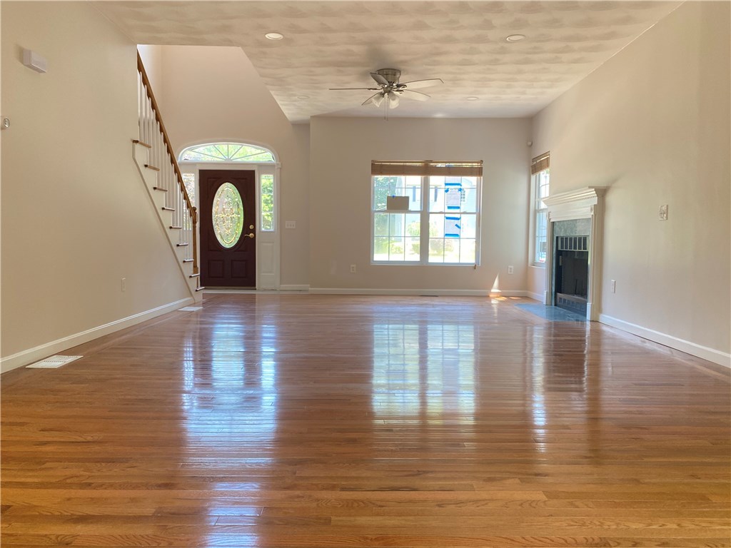 58 Ashbrook Drive Cranston, RI 02921 - Photo 5 of 28