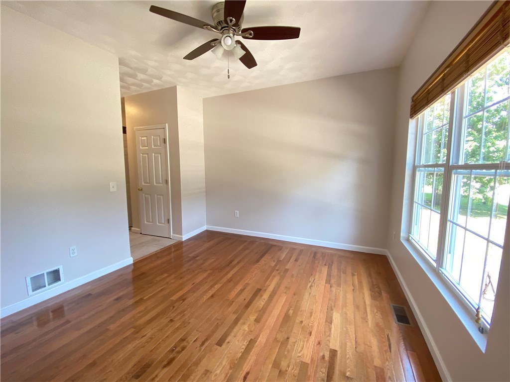 58 Ashbrook Drive Cranston, RI 02921 - Photo 8 of 28