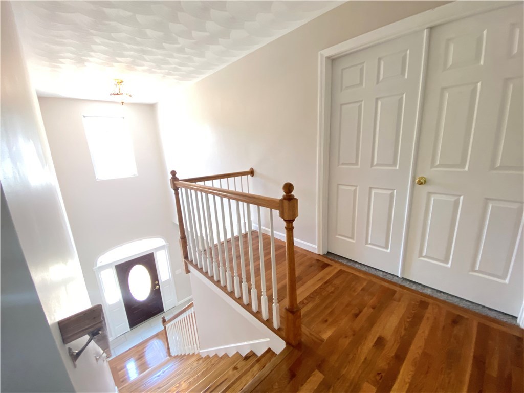 58 Ashbrook Drive Cranston, RI 02921 - Photo 10 of 28