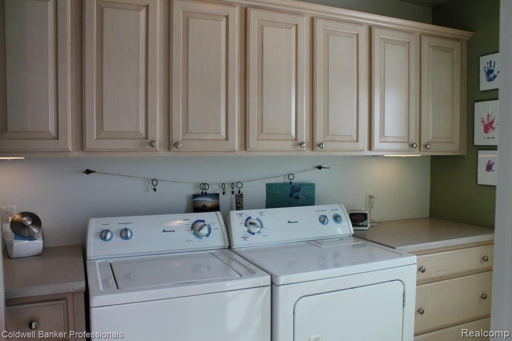 5487 Coldwater Road Flint, MI 48504 - Photo 23 of 34 IMG_2102.jpg
