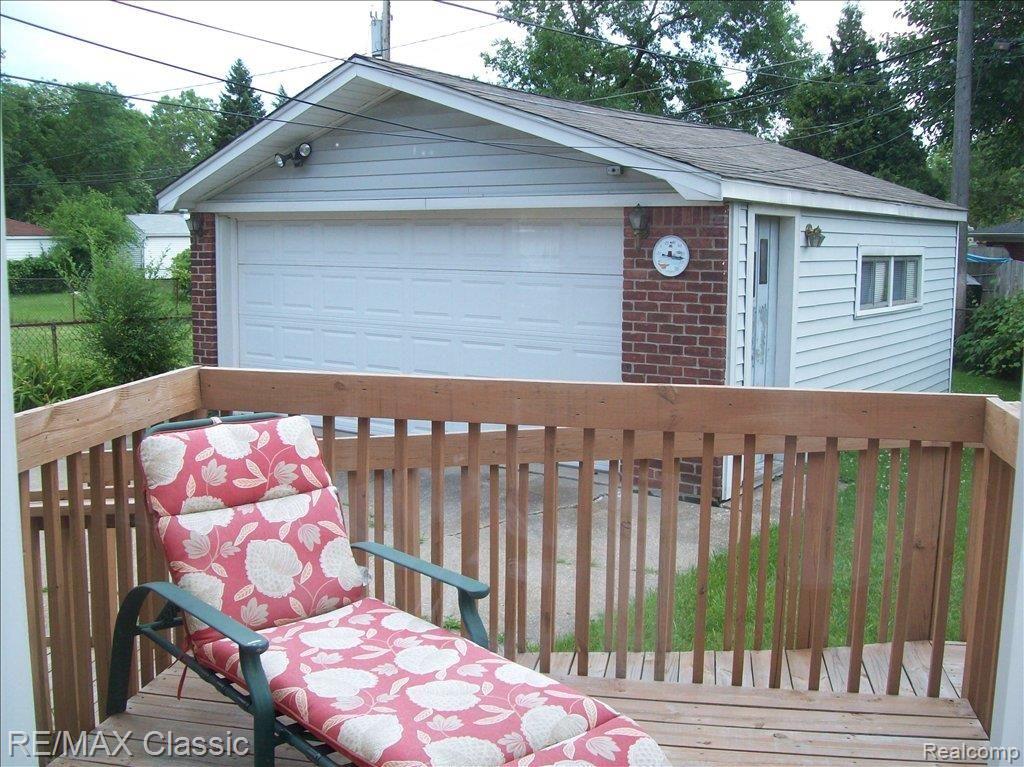 3544 Rome Avenue Warren, MI 48091 - Photo 12 of 15 Deck