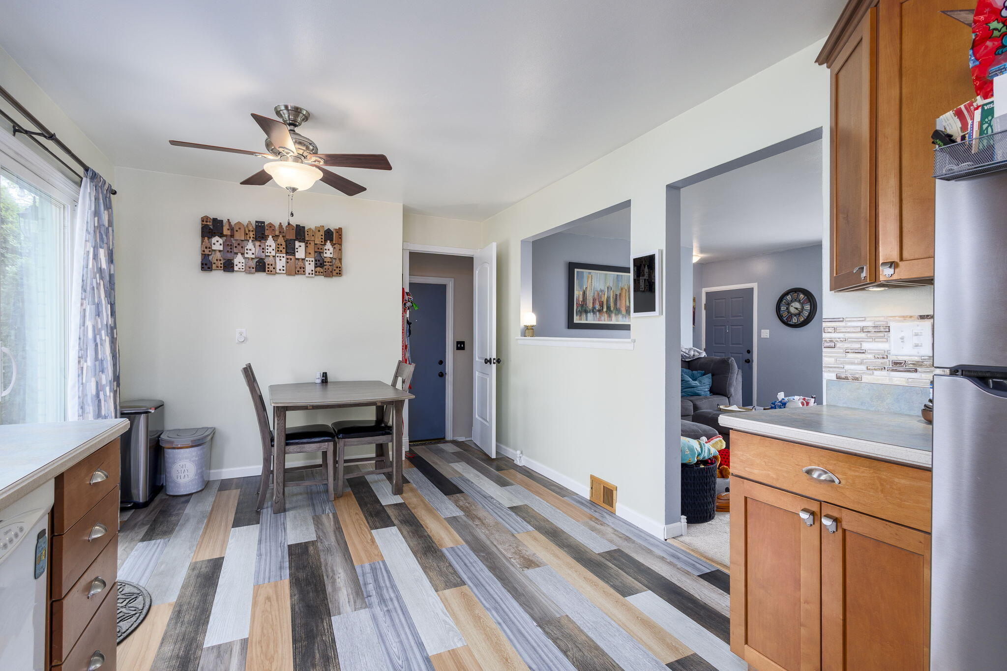 2458 Milverton Road Troy, MI 48083 - Photo 10 of 30 kitchen