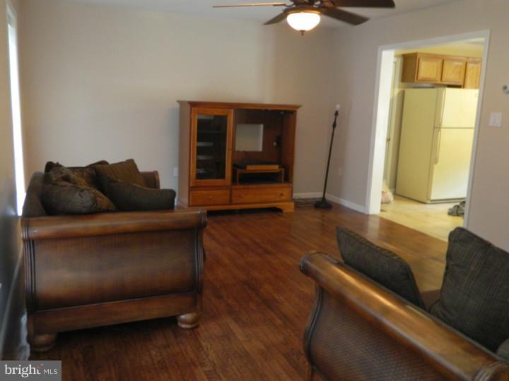 413 Junction Road Berlin, NJ 08009 - Photo 3 of 16