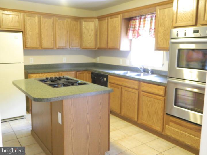 413 Junction Road Berlin, NJ 08009 - Photo 8 of 16