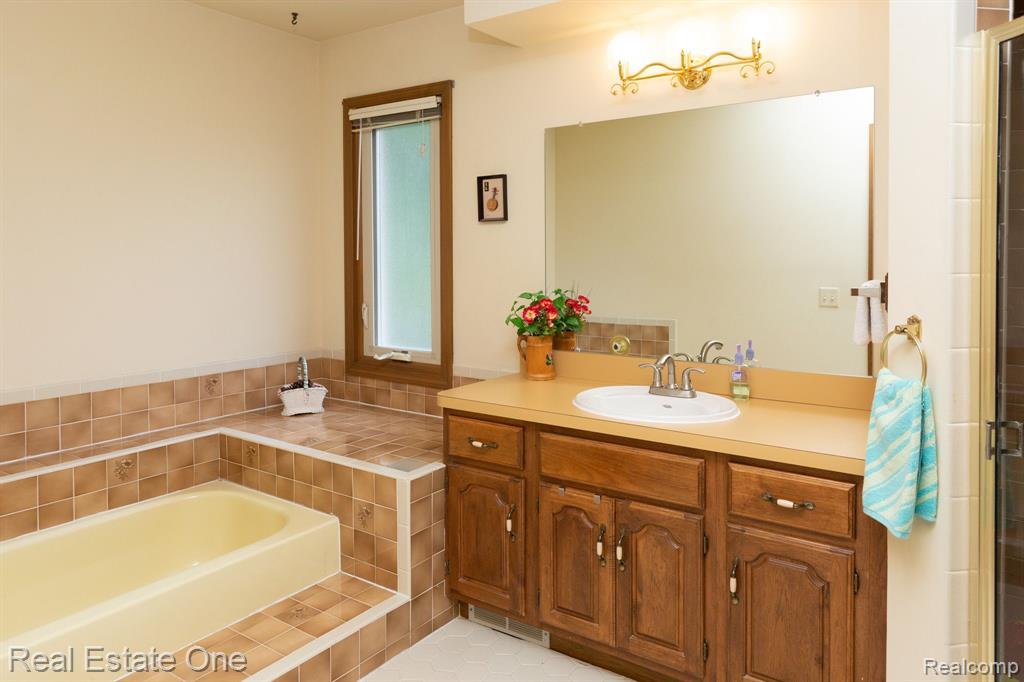 530 Timberline Drive Rochester Hills, MI 48309 - Photo 26 of 35