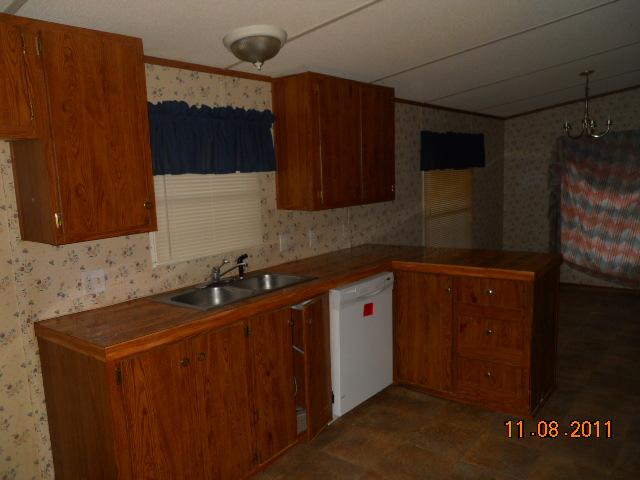 9139 East 40 Road Bon Aqua, TN 37025 - Photo 3 of 11 FRONT KITCHEN CABINETS