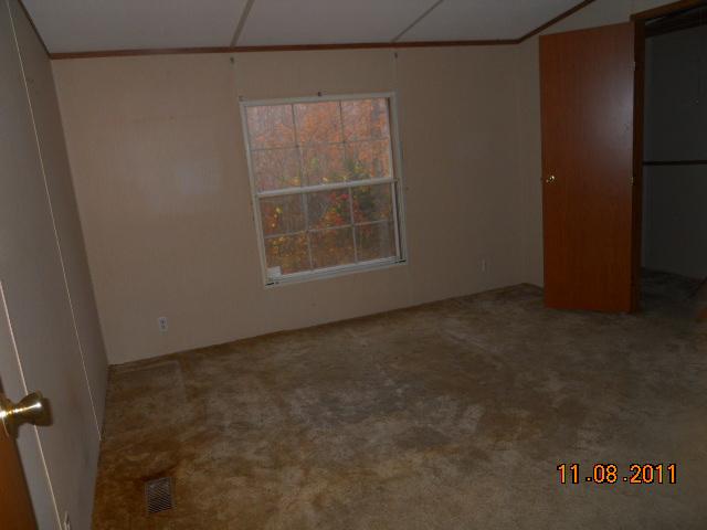9139 East 40 Road Bon Aqua, TN 37025 - Photo 6 of 11 MBR HAS WALKIN CLOSET