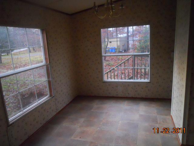 9139 East 40 Road Bon Aqua, TN 37025 - Photo 8 of 11 BREAKFAST AREA WITH WINDOW VIEW